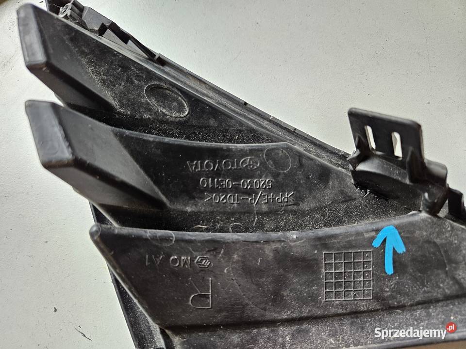 TOYOTA HIGHLANDER KRATKA HALOGENU PRAWA PRZÓD osobowe Międzychód