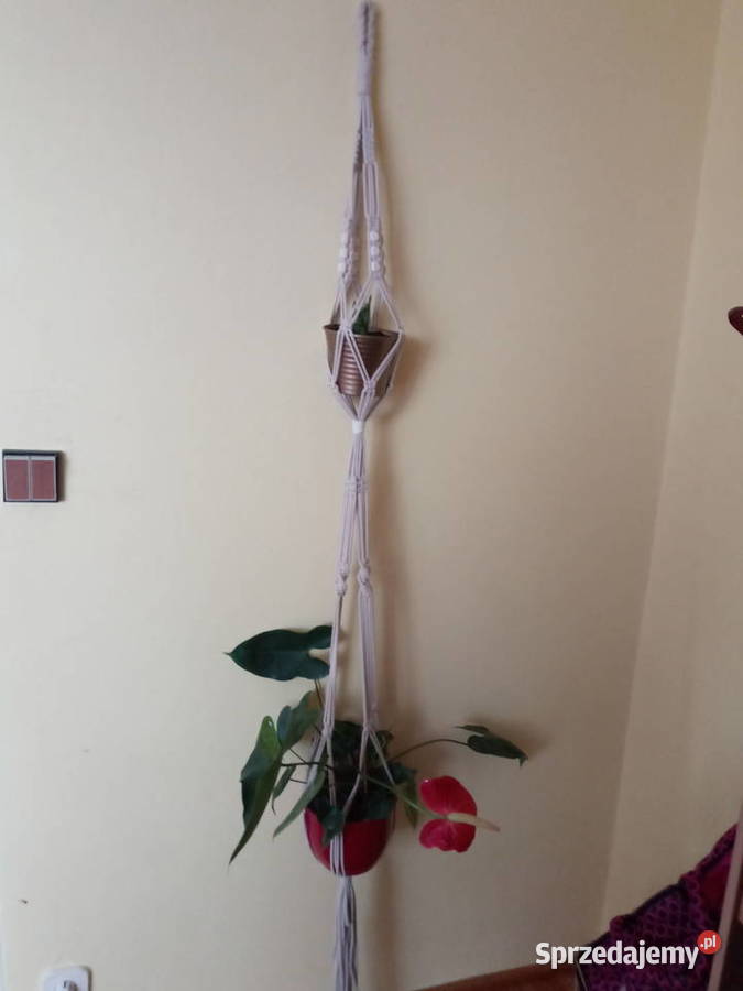 Kwietniki i polka z makramy Konopnica