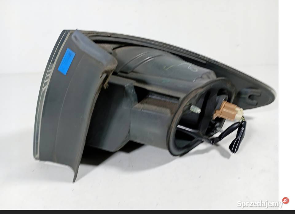 Mazda 6 0208 Lampa tyl z błotnika OE2206198L Rok produkcji 2006 Brzeg sprzedam