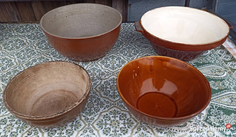 Stare gliniane naczynia