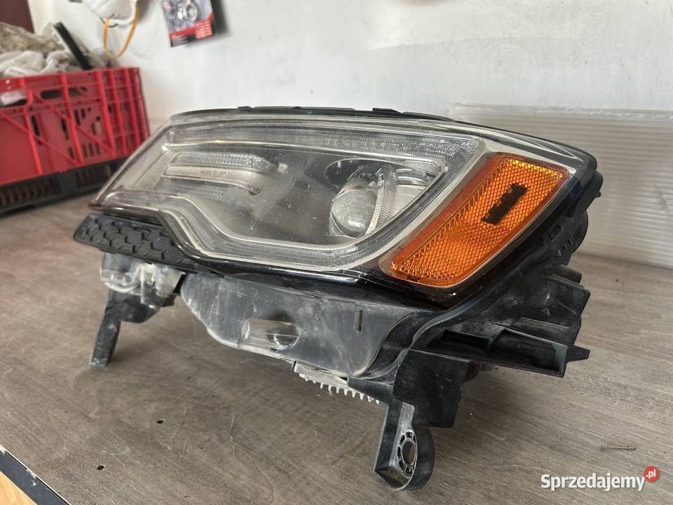 Przedni reflektor lewy BiXenon skrętny USA Jeep Bieździadka
