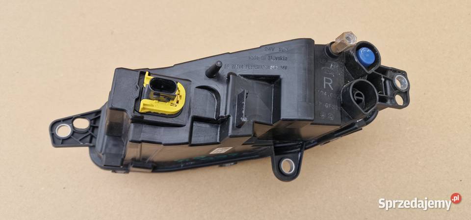 VOLVO FH5 FH 5 HALOGEN LED PRAWY LAMPA Lampy przeciwmgielne Bieleń