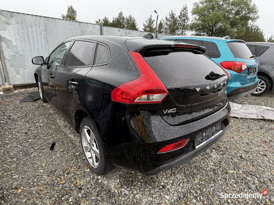 VOLVO V40 V4 LIFT 20 Benzyna 2019 MOMENTUM 45 45000km Prudnik