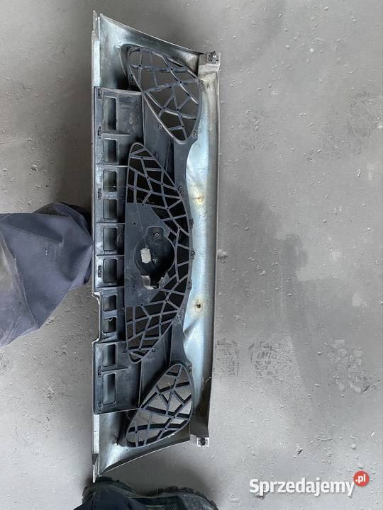 Grill atrapa Nissan Terrano