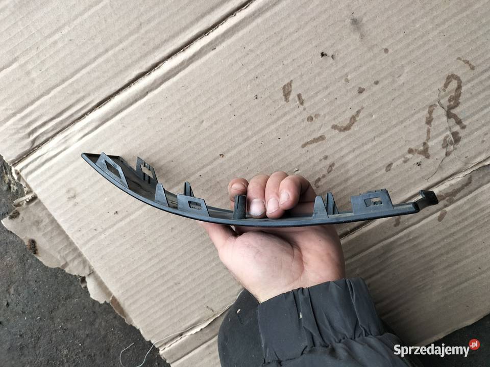 LISTWA POD LAMPE AUDI A4 B5 A4B5 8D0945101 osobowe Kamień-Kolonia