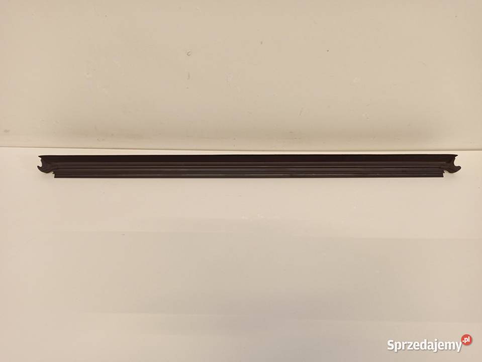 LISTWA USZCZELKA DRZWI LEWYCH W247 A2477352300 osobowe