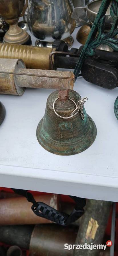 Mosiężny stary dzwonek Kraków