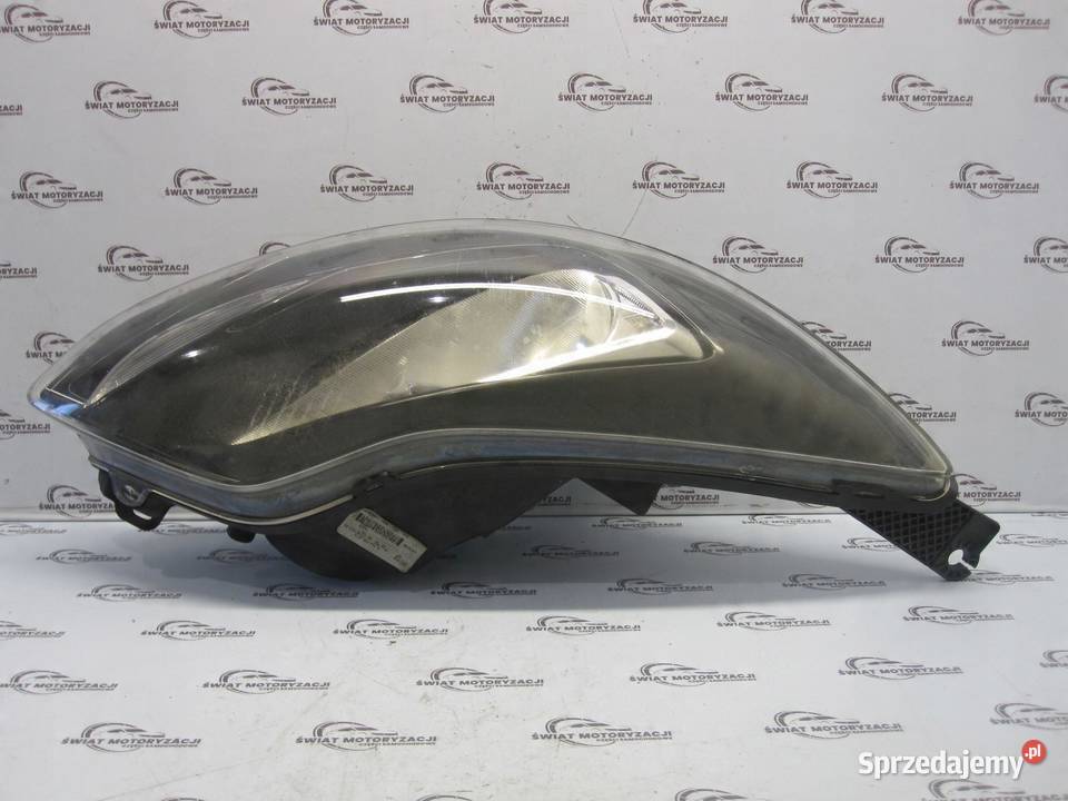 FORD FOCUS MK3 III lampa prawa przód osobowe Oświetlenie