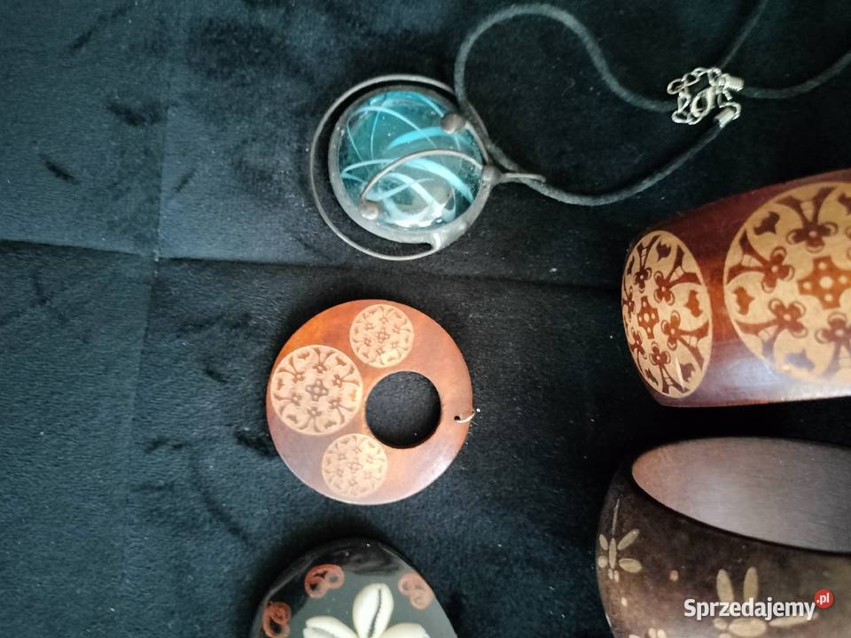 Bransoletki wisiorki zawieszki drewno szkło pel Choszczno