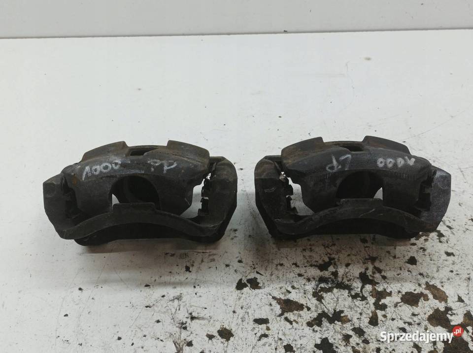 ZACISK HAMULCOWY PRAWY LEWY PRZÓD KPL 17 DCI Rok produkcji 2019 sprzedam