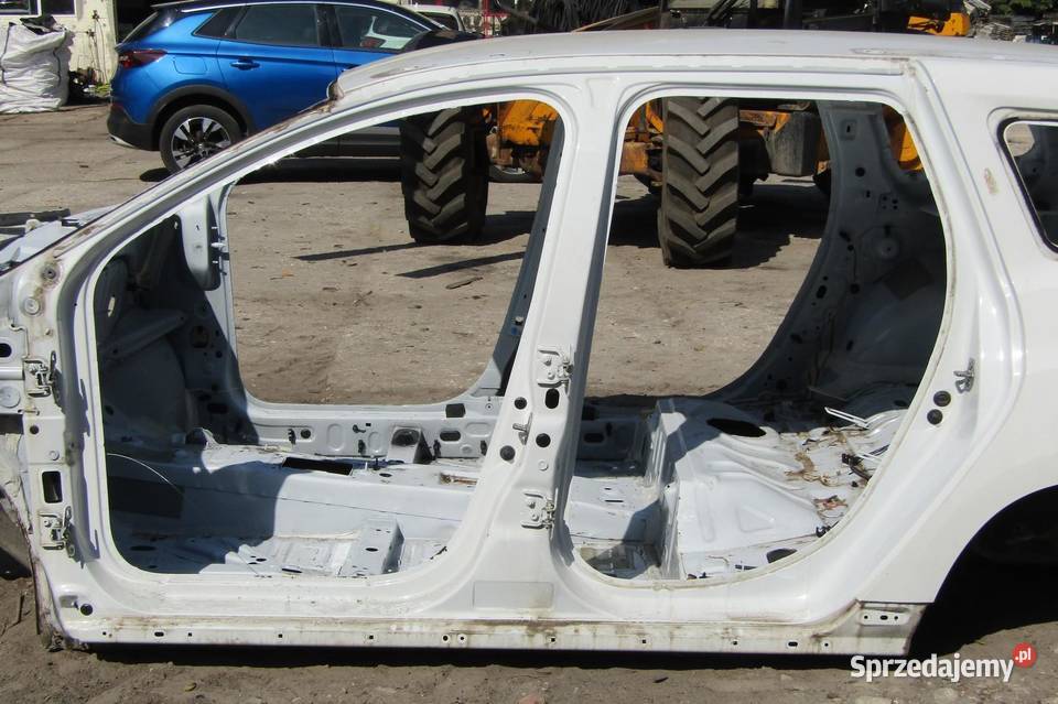 PRÓG SŁUPEK LEWY BOK OV369 DV369 DACIA DUSTER II