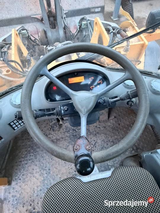 Ladowarka kolowa VOLVO 120 E tez Leasing maszyny Warszawa