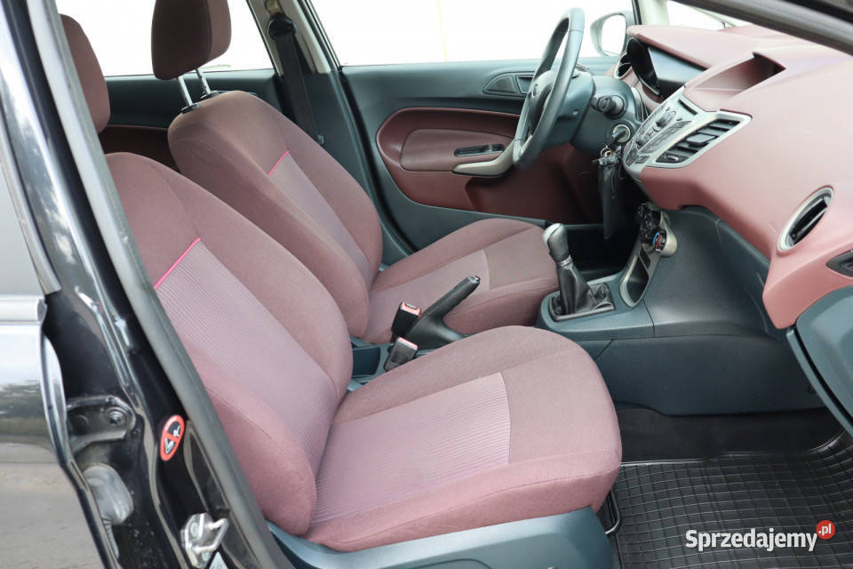 Ford Fiesta 125 podgrzewane fotele sprzedam