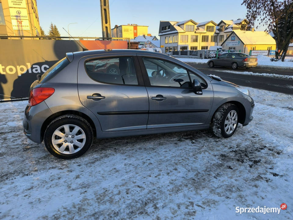 Peugeot 207 14i 16V 95 Klimatyzacja 4/5 sprzedam