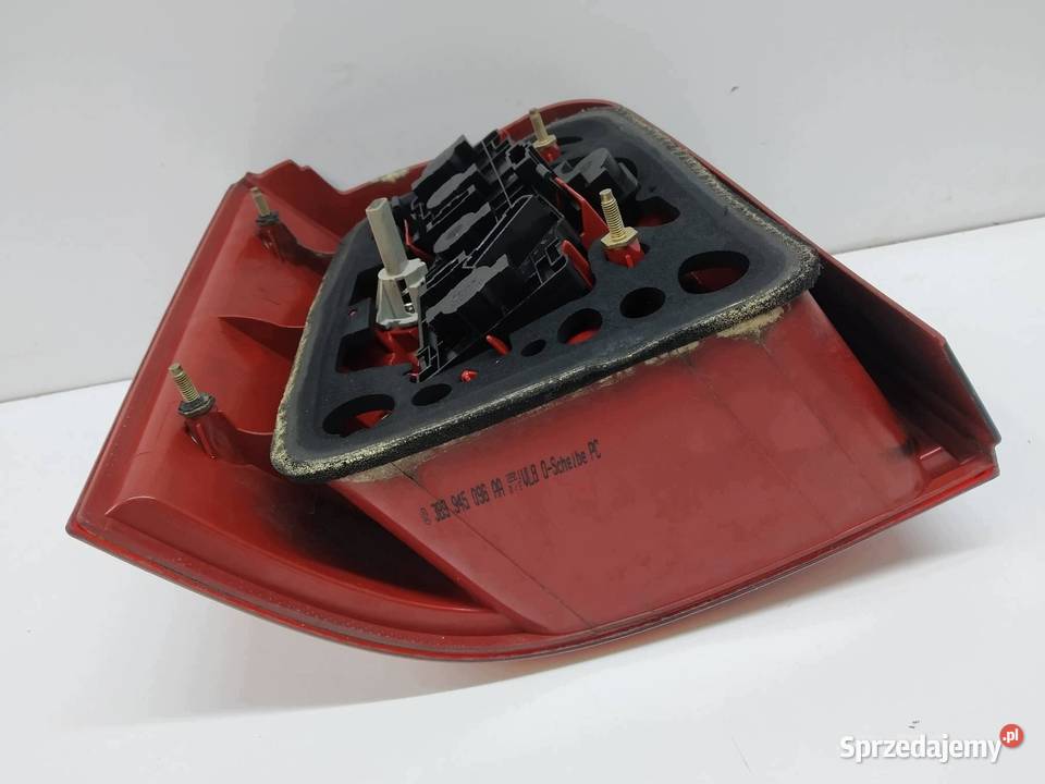 LAMPA TYŁ PRAWA KOMBI LIFT 3B9945096AA Rok produkcji 2003 sprzedam
