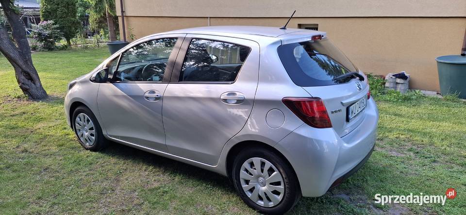 Toyota Yaris III 10 VVTi 69 2015 zadbana Niski Rok produkcji 2015 Pruszków