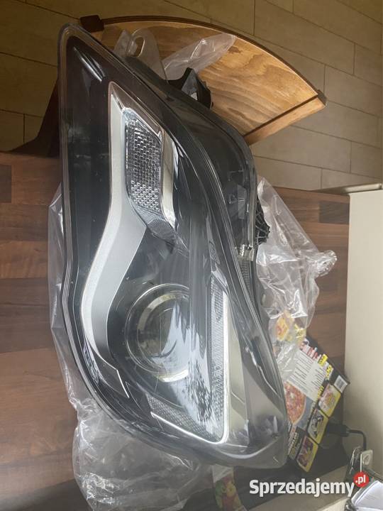 Insignia lift lampa przod zwykla Led lewa Rok produkcji 2014