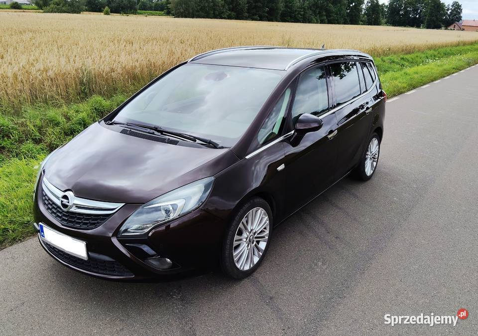 Opel Zafira C wersja Cosmo super stan nawigacja7 elektryczne szyby