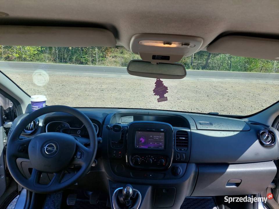 Bus 9 osób Vivaro 16 2019 1600cm3 Chojnice sprzedam