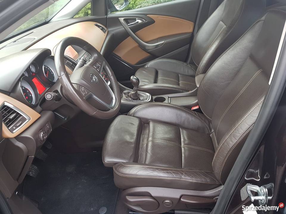 Opel Astra J 14 Turbo COMSO ksenon skóra kurtyny powietrzne