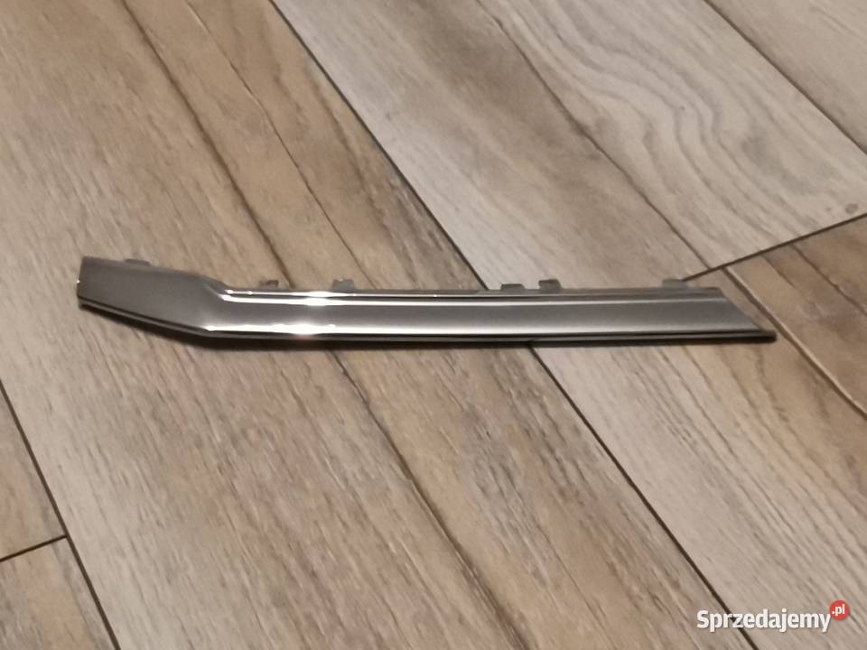 AUDI A8 D4 PRAWY CHROM ATRAPY GRILLA 4H0853651 Międzychód