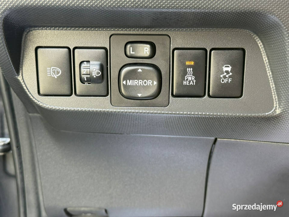 Toyota Auris 14D4D 90 1364cm3 Węgrów