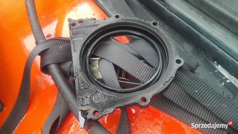 Mercedes om 603 obudowa uszczelniacza wału tył