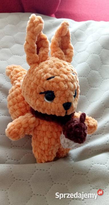 Wiewiórka wykonana na szydełku Łask