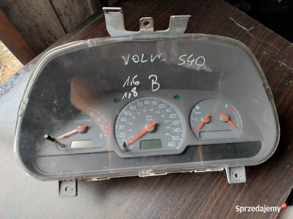 VOLVO V40 S40 licznik zegary 16 18 19td Kielce