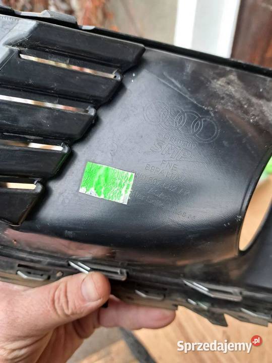 Prawa kratka Audi A4 B9 Lift 8W0807682AK