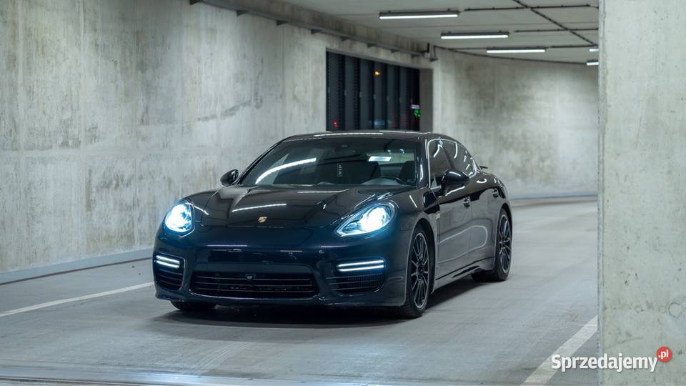 48 V8 BiTurbo AWD Sport Chrono Burmester Carbon ABS Zawiercie