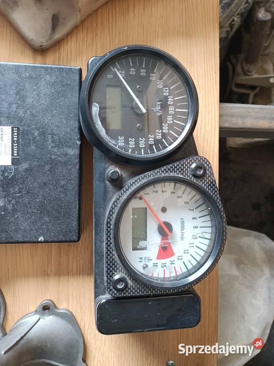 GSXR GSXR SRAD 99 części blok silnika alternator Wyry