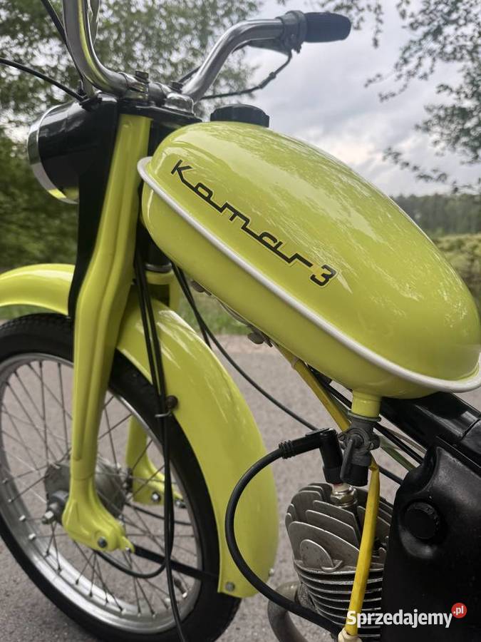 Komar 3 1974 Gózd