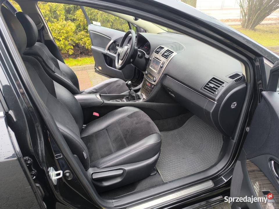 Toyota Avensis T27 20 benzyna kombi kurtyny powietrzne Radom