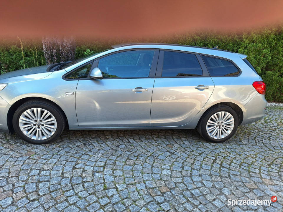 Opel Astra Sport Tourer 14 Turbo Edition J szary Astra Siewierz sprzedam