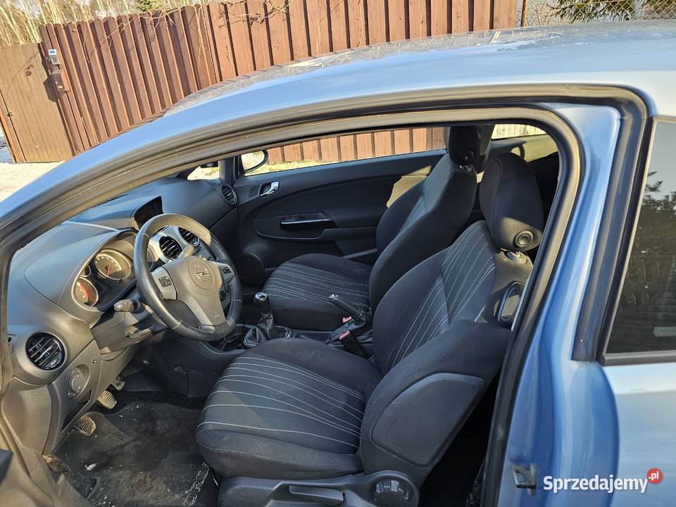 Opel Corsa 14 2009r nieuszkodzony Zgierz