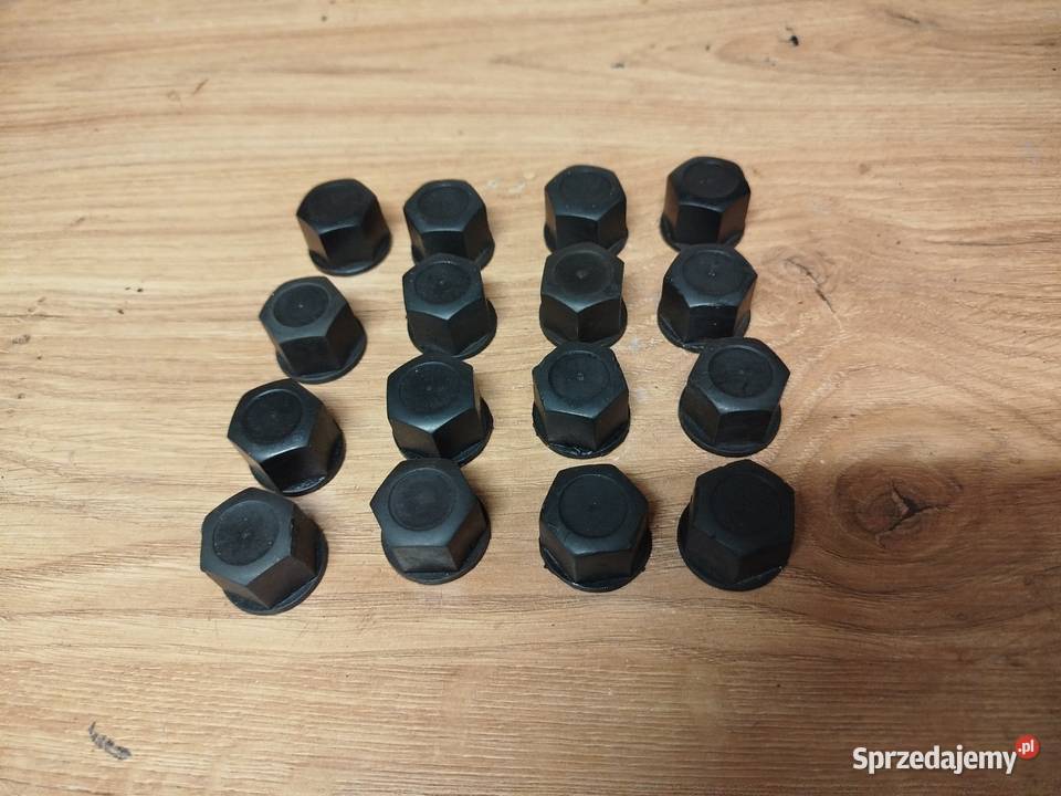 Nakładki kapturki na nakrętki koła Trabant Świdnica