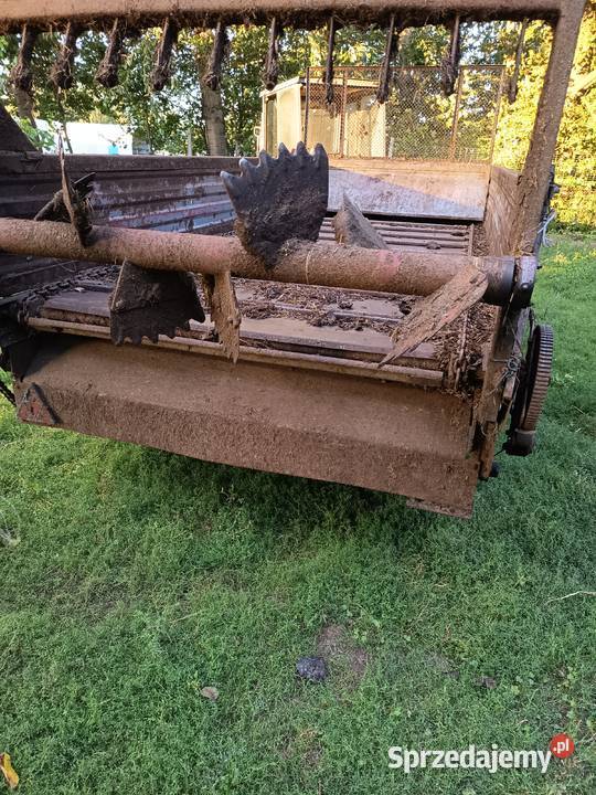 Rozrzutnik obornika do gnoju