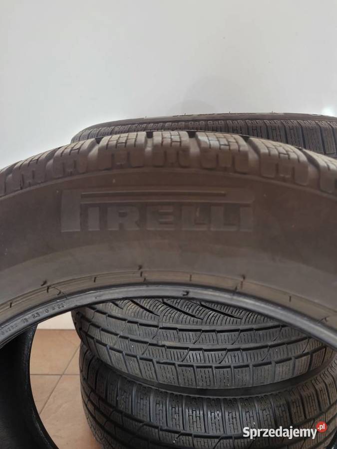 Sprzedam opony zimowe PIRELLI 22555 R17 Sanok
