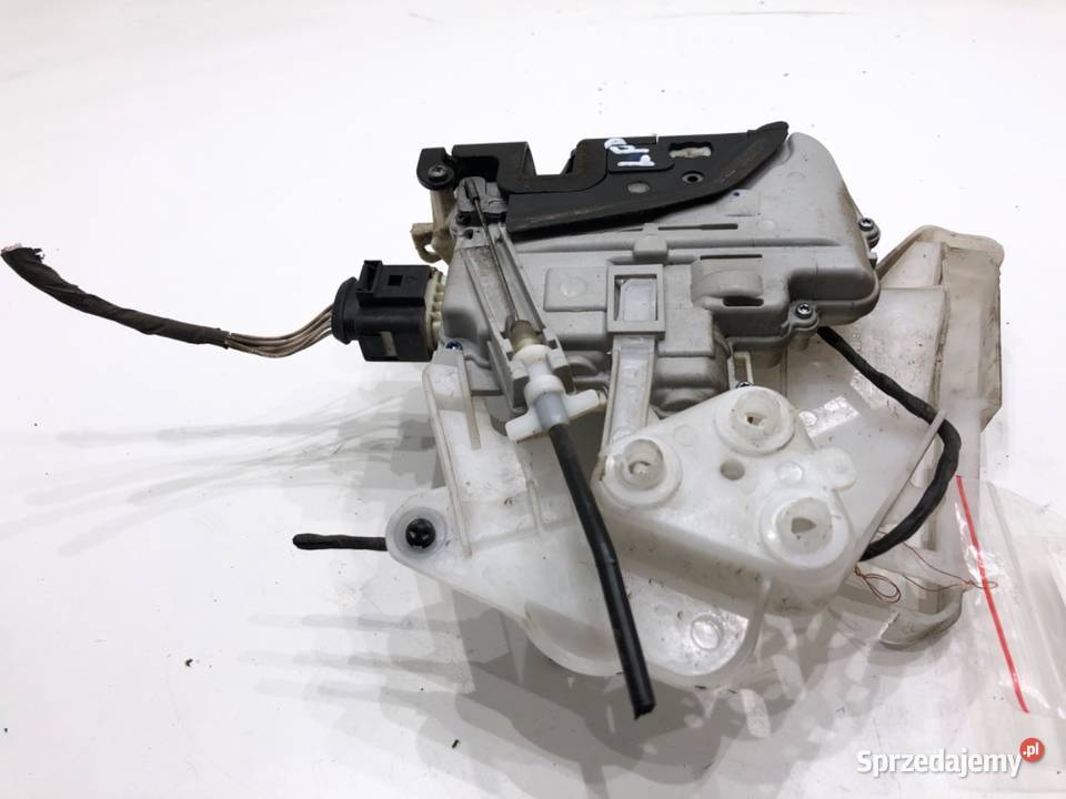 ZAMEK DRZWI LEWY PRZÓD VW PASSAT B7 osobowe