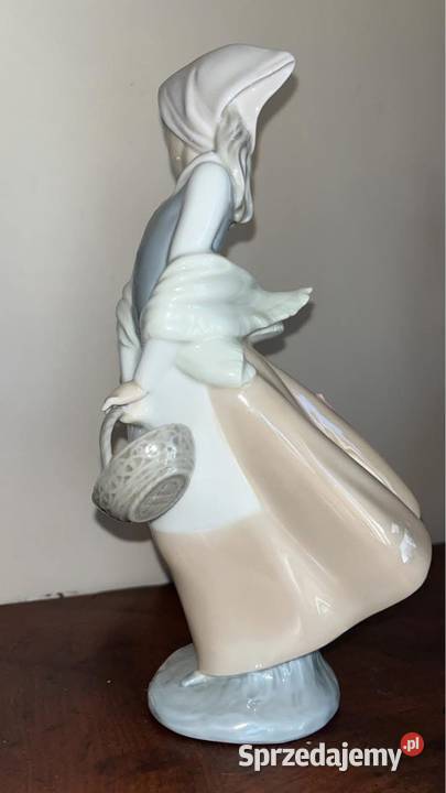 Dziewczyna z koszem NAO Hand made in Spain by pomorskie Gdańsk sprzedam
