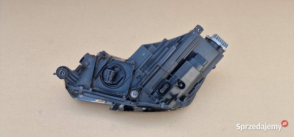 AUDI A4 B9 8W REFLEKTOR LAMPA PRAWA FULL LED osobowe lubuskie Bieleń