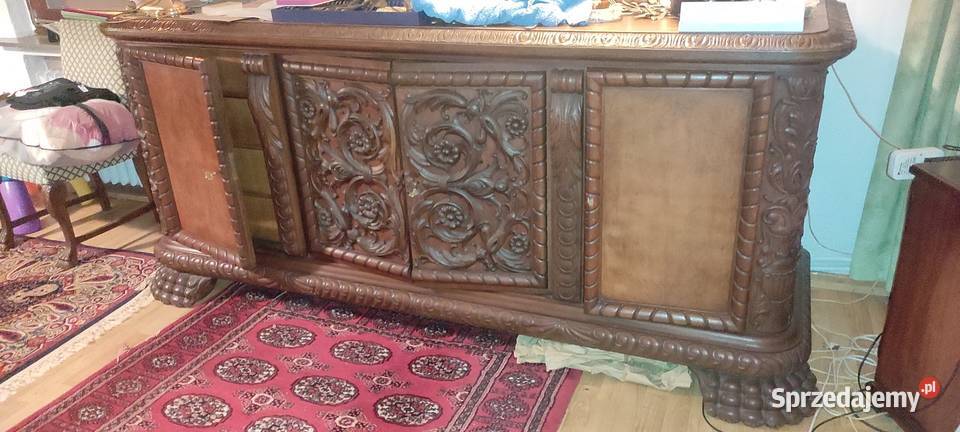 Neorenesansowa komoda na lwich łapach rzeźbiona