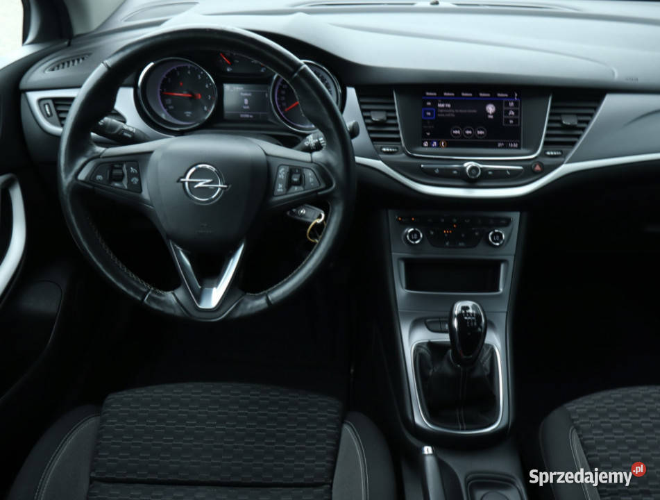 Opel Astra 12 Turbo isofix