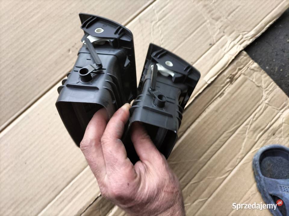 MONDEO MK3 kratka nawiewu lewa prawa Kamień-Kolonia sprzedam
