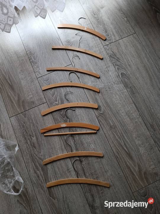 wieszaki drewniane PRL ramiączka 8 sztuk
