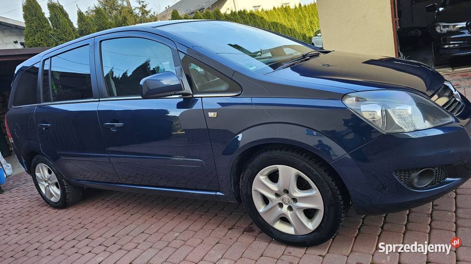 Opel Zafira B 17 2011r Lift 7os CDTI 125 z MP3