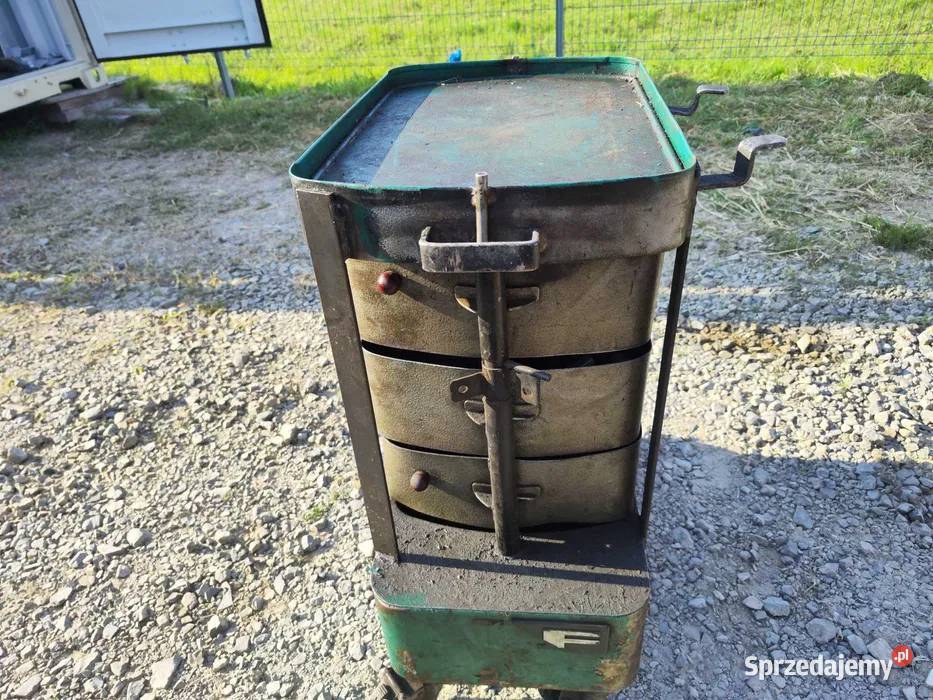 Skrzynka narzędziowa vintage świętokrzyskie