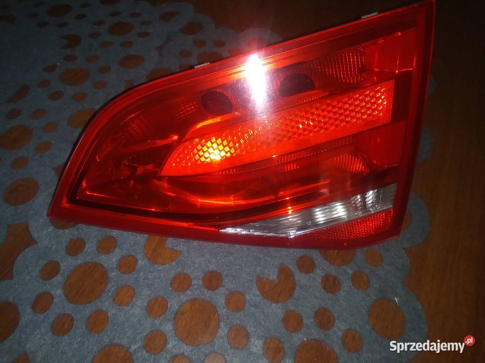 A4 B8 SedLampa klapy Prawa Lubin