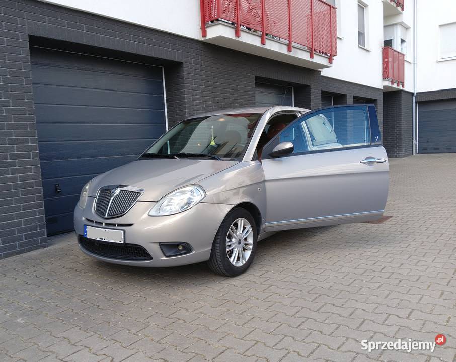 Lancia Ypsilon 14 Benzyna 2007 beżowy Toruń